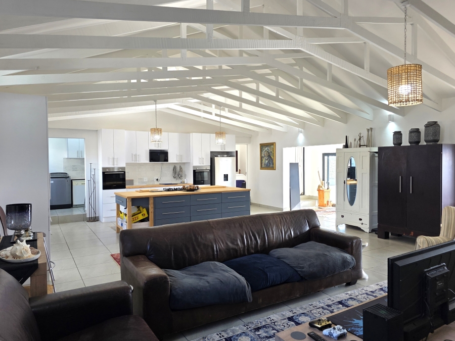 3 Bedroom Property for Sale in Wavecrest Eastern Cape